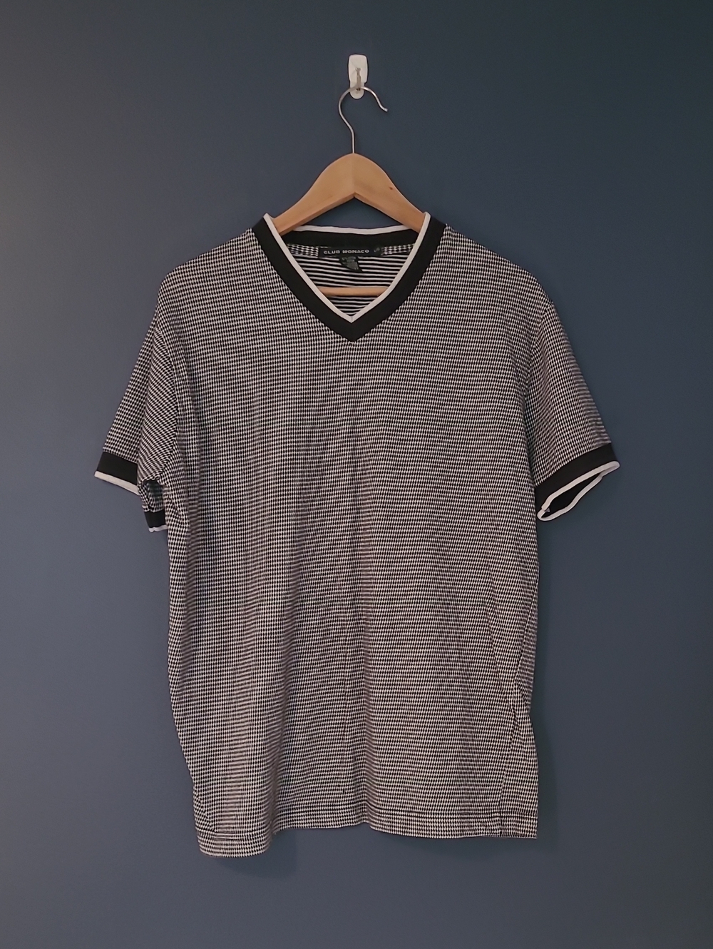 Club Monaco Black & White Short Sleeve V-Neck Tee